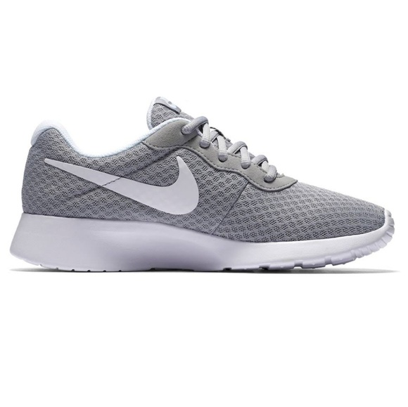Nike Other - Nike Tanjun kids athletic shoes